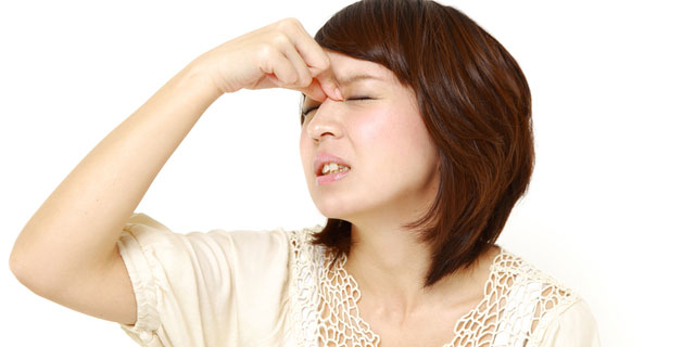 失明の可能性も…コンタクトレンズをつけたままにすると起こる5つのリスク