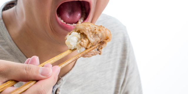 おならが我慢できず頻繁に出る原因は?気になるQ&Aで腸の問題をスッキリ!
