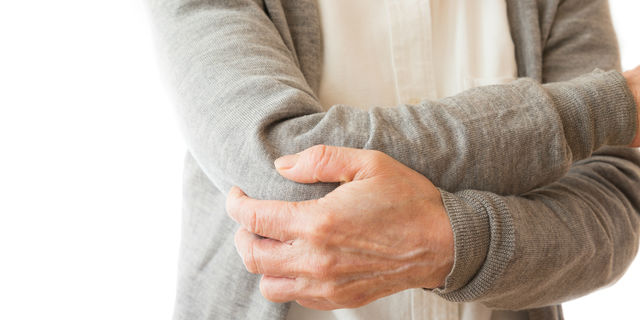 手がしびれる7つの原因を解説 手の部位別で違う疑える疾患とは?