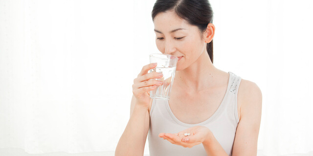 《薬嫌い必見》薬剤師が教える!錠剤や粉薬をうまく飲むコツ