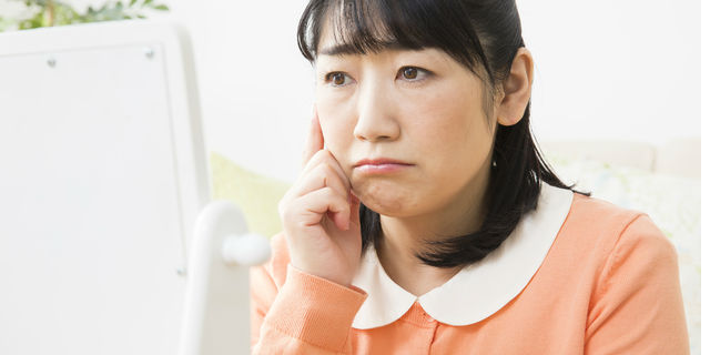 スマホ世代を襲う「テクネック」 首を老化させる恐ろしい原因にも!