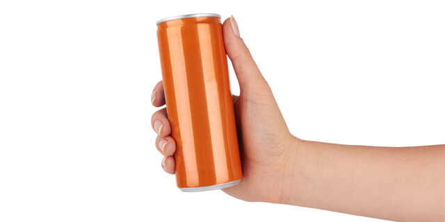 エナジードリンク+アルコールは危険!酔いを感じず限界突破することも