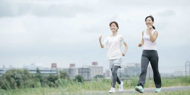 最近よくつまずくかも…「ロコモ」が若い女性に急増しているワケ