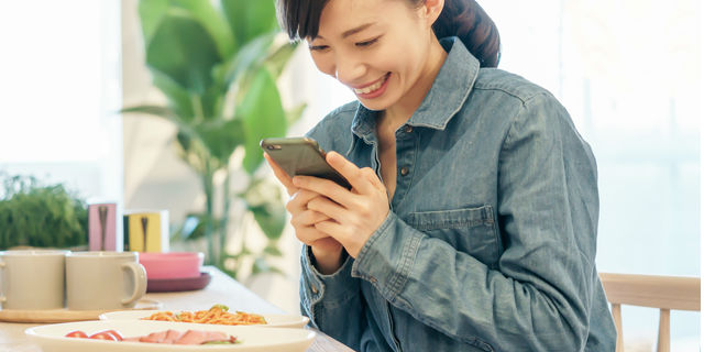 女性の間で話題の「デブ活」 SNSを活用した食事法とは?