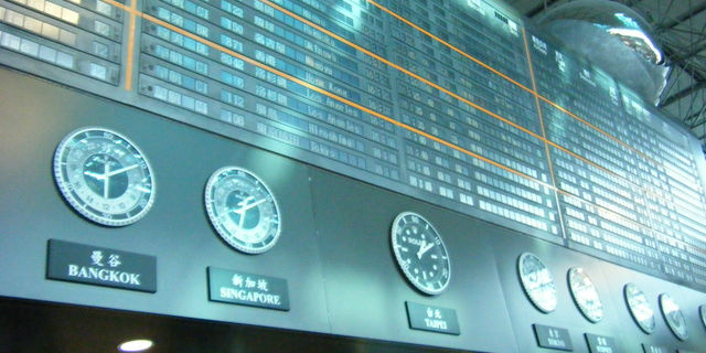 空港の時差時計