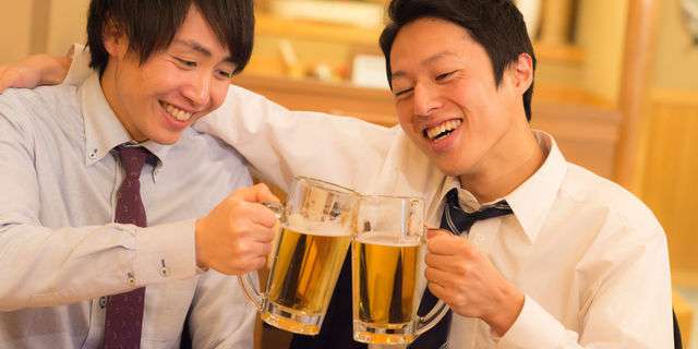 お酒の疑問！飲むと記憶がなくなるのはなぜ？酔いレベル別に症状を解説