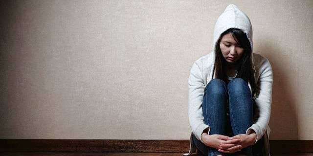 何をしても楽しくない…感情がない人の原因・特徴・治療法とは？