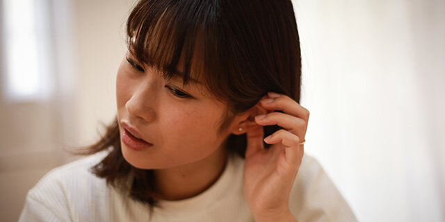 【耳閉感】耳が詰まったような違和感！病院に行ったほうがよいのはどんな時？