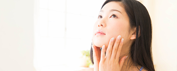 カサ肌? ピチ肌? 「10の質問」で分かるあなたの肌の乾燥度!