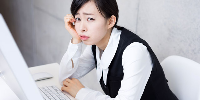 肩こりの原因は首にあった?カラダに様々な悪影響を及ぼす「ストレートネック度」を調べてみよう