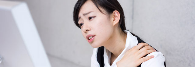 肩こりの原因は首にあった?カラダに様々な悪影響を及ぼす「ストレートネック度」を調べてみよう