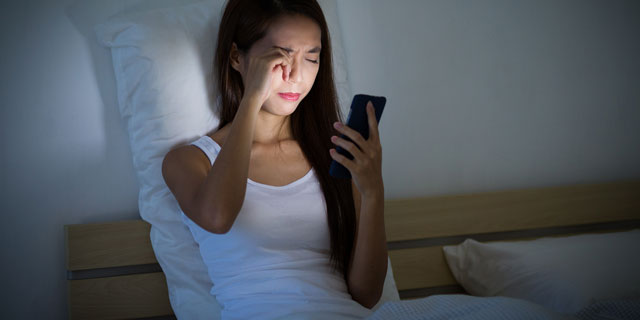 ≪ドライアイ≫目を開けたまま10秒耐えられる?セルフチェックで瞳の潤いを調べてみよう