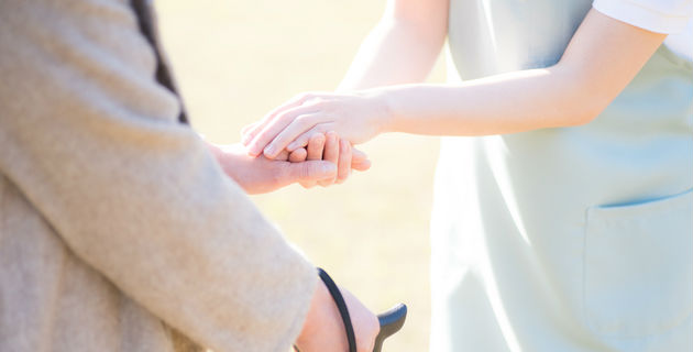 股関節の痛みの原因は? 考えられる疾患と治療法をご紹介